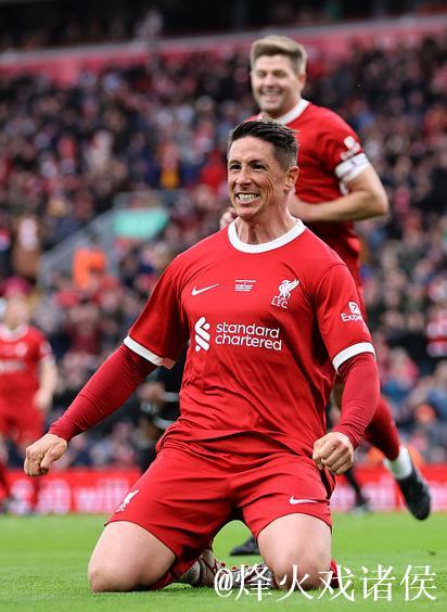 安菲尔德滑跪名场面